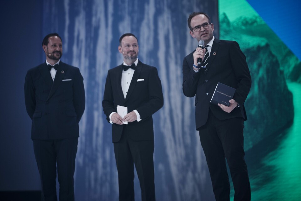 Fra venstre: H.K.H Kronprins Haakon, Sven Krüger fra GreenTech Festival, og Bjørn-Tore Orvik fra Yara. Foto: Simon Cornils