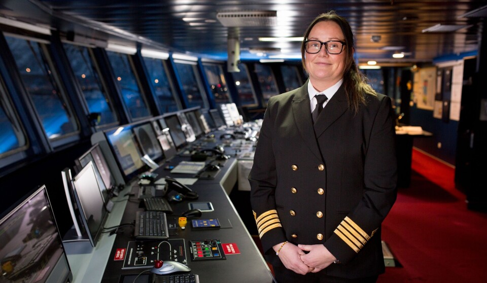 Maryann Bendiksen var kaptein på M/S 'Spitsbergen' for en uke. Foto: Hurtigruten