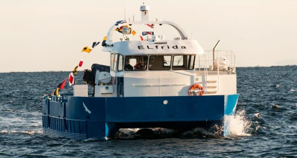 ELfrida er verdens første elektrisk arbeidsbåt. Båten skal operere for Salmar Farming. Batteriene er levert av Siemens. Foto: ENOVA