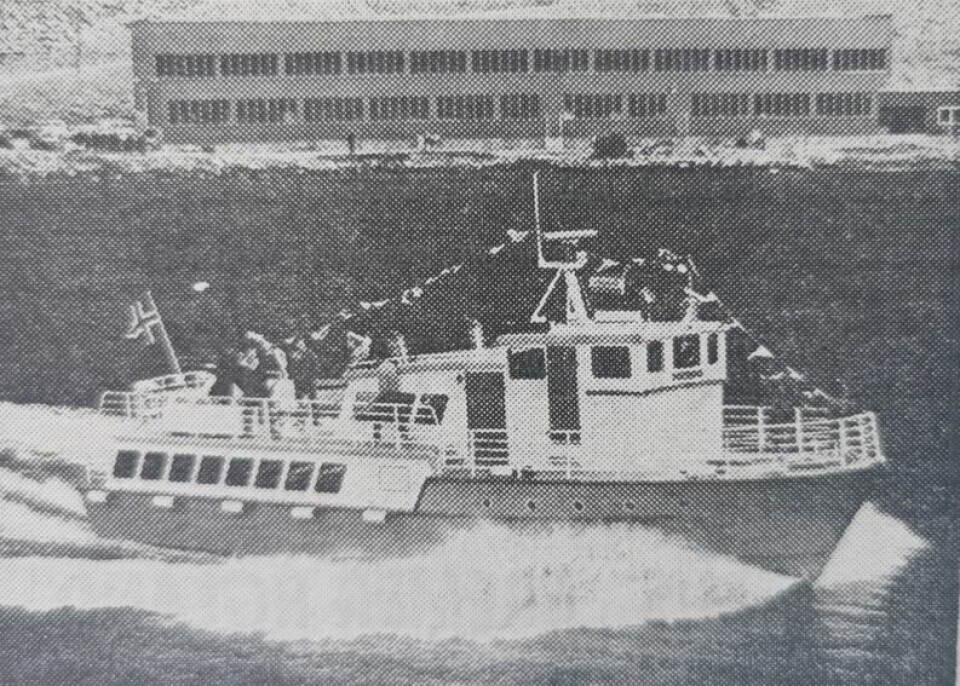 MB «Kinn» flaggsmykket ved overlevering i mars 1972. Faksimile fra Skipsrevyen nr. 2/1972