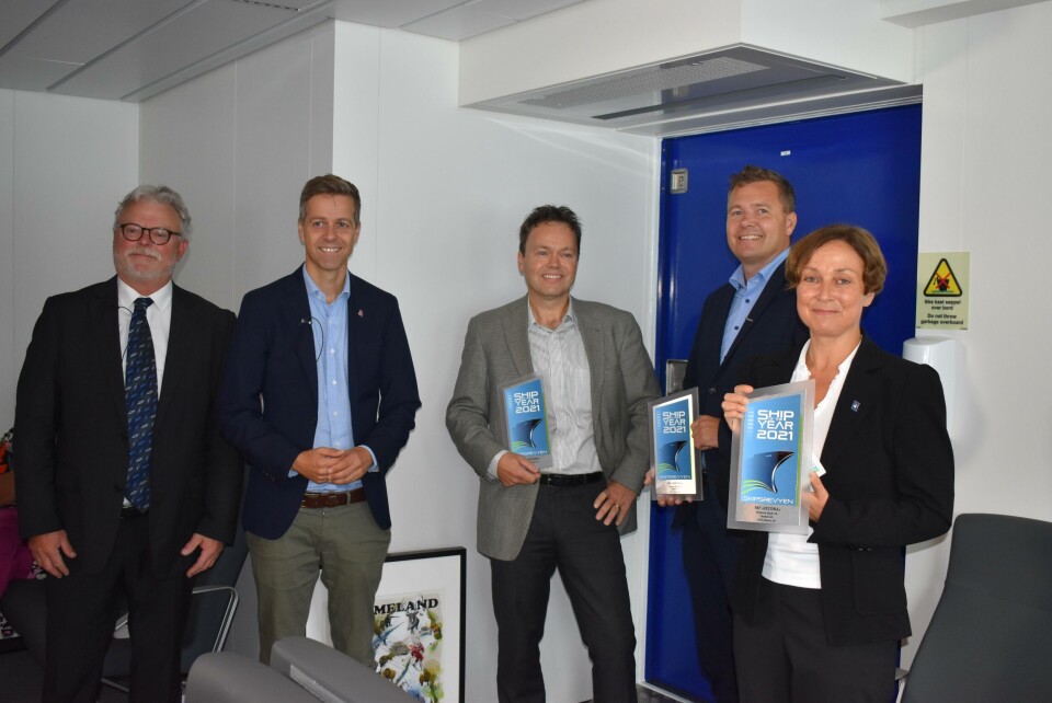 From left: Gustav Erik Blaalid (juryleader) Knut Arild Hareide (Minister of Transport and Communications), Torbjørn Bringedal (LMG Marin), Endre Matre (Westcon Yards) and Heidi Wolden (Norled) From left: Gustav Erik Blaalid (juryleader) Knut Arild Hareide (Minister of Transport and Communications), Torbjørn Bringedal (LMG Marin), Endre Matre (Westcon Yards) and Heidi Wolden (Norled)