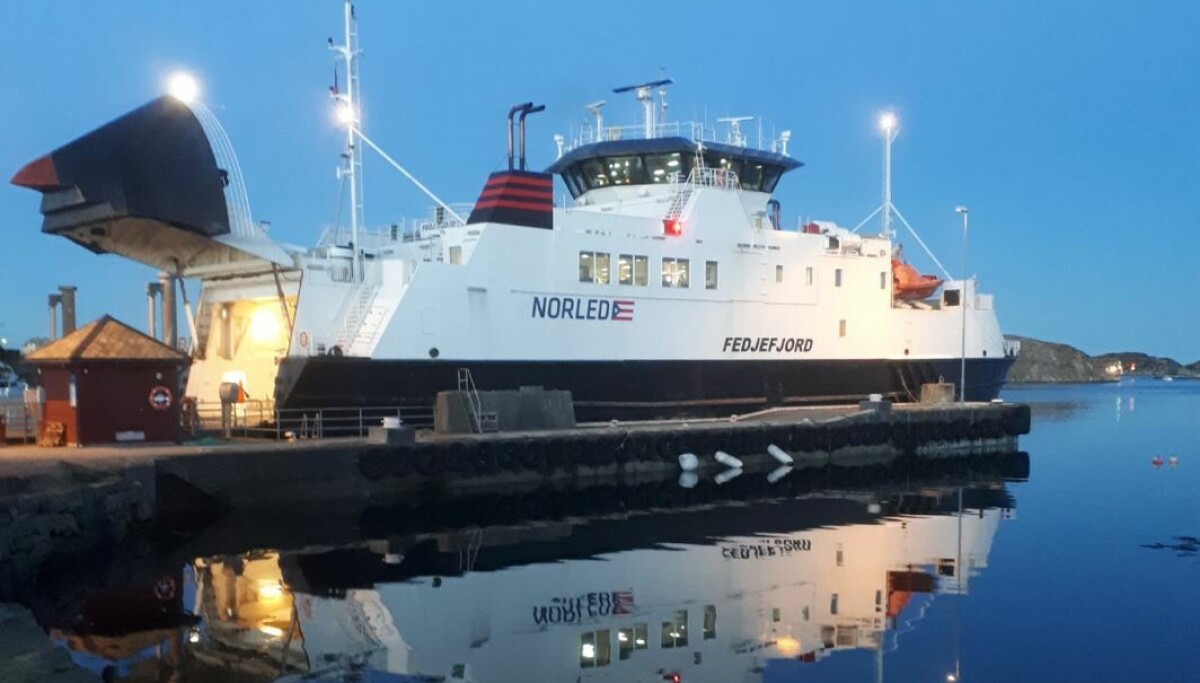 MF «Fedjefjord» på grunn