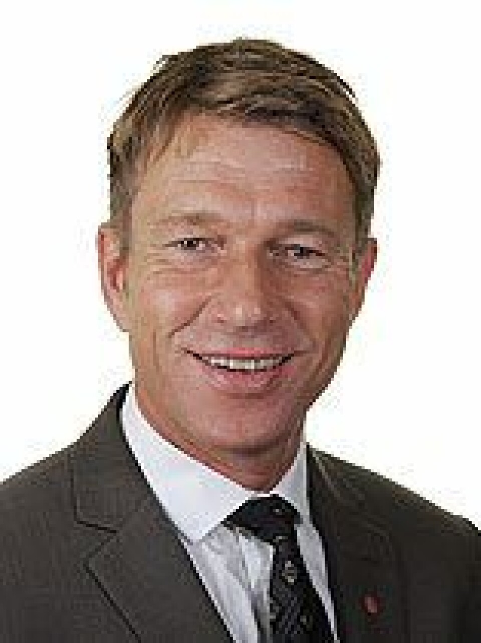 APs Terje Aasland gratulerer sjøfolka med seieren over regjeringen. Foto: AP