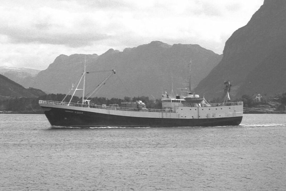 MS «Bømmeløy» ble forlenget i 1973. Bildet er fra etter den tid da den også fikk shelterdekk. Foto hentet fra sjohistorie.no
