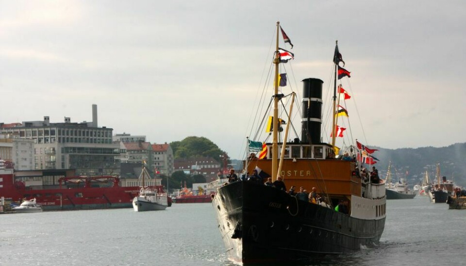 DS «Oster» på vei inn til Bergen havn i forbindelse med Fjordsteam 2018