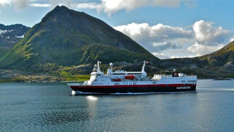Hurtigruteskipet MS «Vesterålen» kjem til Green Yard Kleven for eit ombyggingsoppdrag. Foto: Maggie Strutt, Hurtigruten