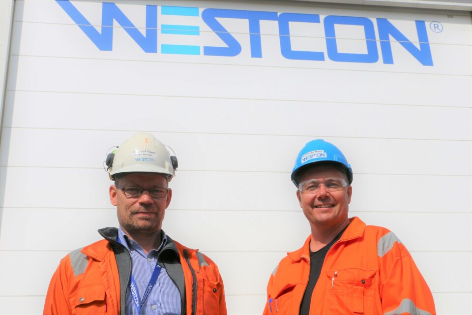 Prosjektleder Geir Heggen og leder for skipsbygging ved Westcon, Endre Matre. Foto: Helge Martin Markussen