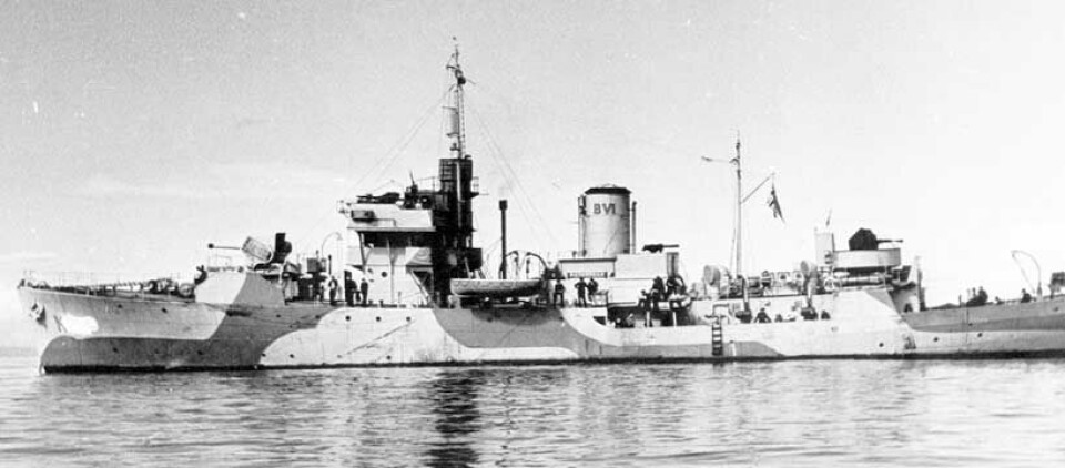 Korvetten Potentilla. Radomen for Type 271 ses i akterkant av broen på styrbord side.