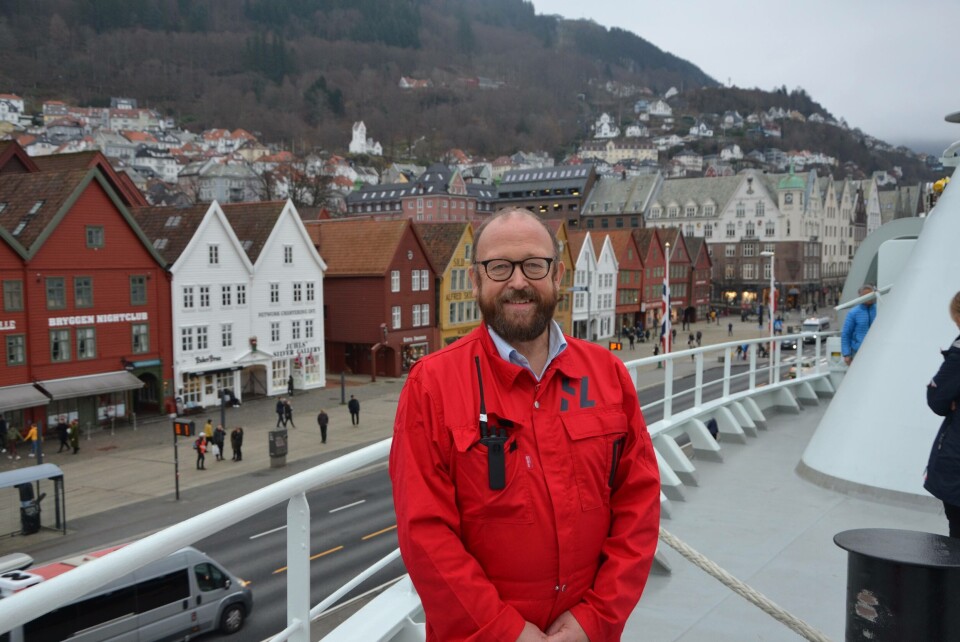 Administrerende direktør Carl-Erik Arnesen i Hav Line sier til Kyst.no at både mannskap og båt er uskadd etter at flytedokken sank. Foto: Therese Soltveit.