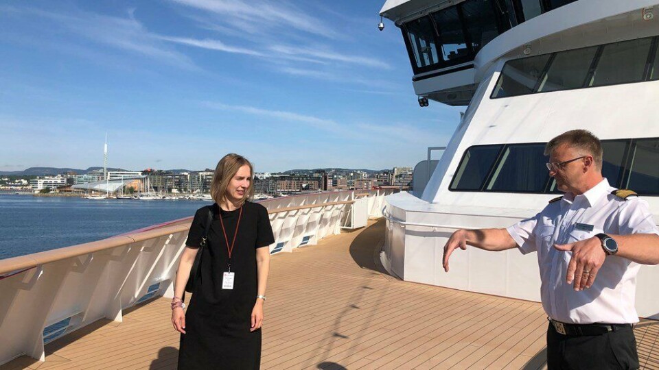 Næringsminister Iselin Nybø og kaptein Rune Andreassen ombord på MS «Fridtjof Nansen» Foto: Trond Viken, NFD