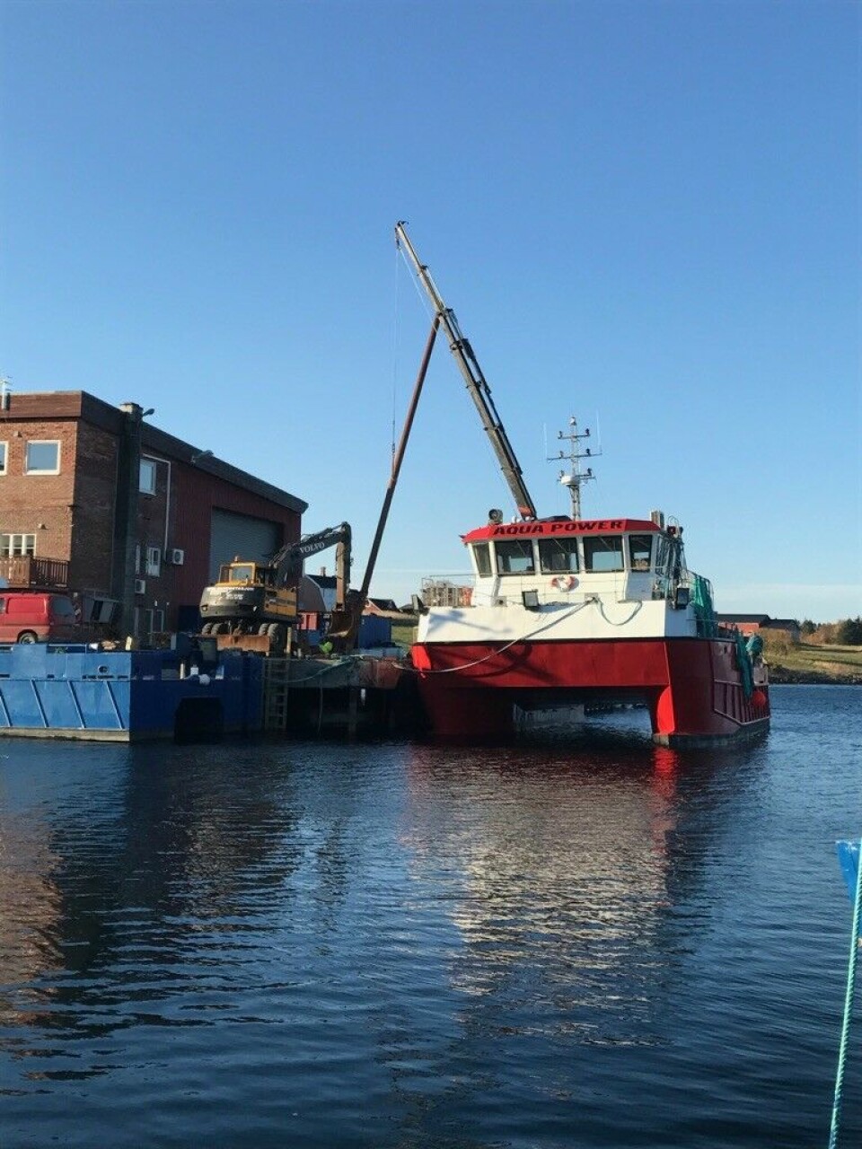 'Aqua Power' under operasjon i Herfjord. Foto: Aqua Seaworks.