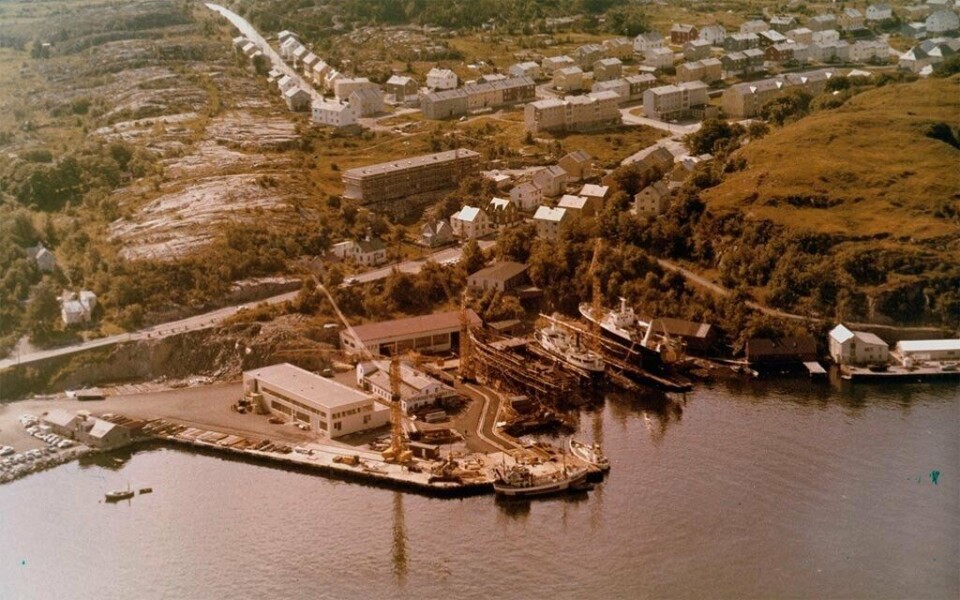 Sterkoder Mek. Verksted slik det så ut i 1971. Tråleren på slippen kan være M/T «Raiti» en av de 10 trålerne tilhørende FINDUS, Hammerfest Industrifiske A/S, Hammerfest. Se faktaboks om verftet. Foto: Digitalmuseum