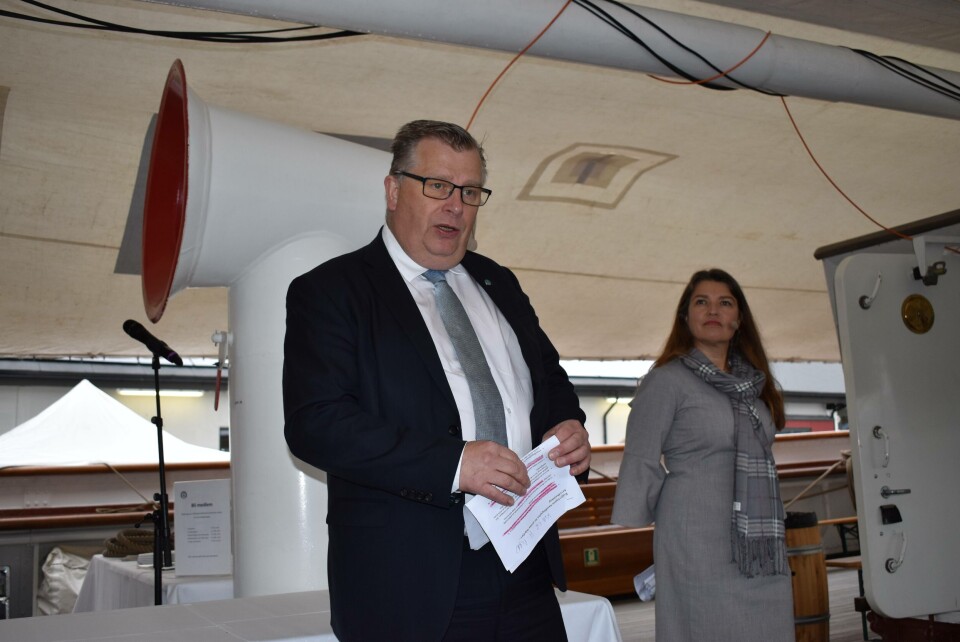 Statssekretær Atle Hamar fra Klima-og Miljødepartementet presenterte Regeringens handlingplan for det grønne skiftet. Til høyre stortingsrepresentant Liv Kari Eskeland (H) Foto: Gustav Erik Blaalid