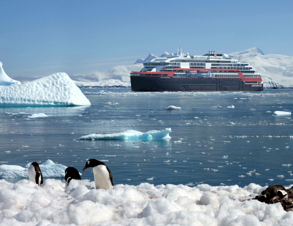 - Vi investerer 7 MRD i 'grønne skip' med ny miljøvennlig teknologi og er det første cruiserederiet i verden til å ta i bruk biogass, sier Daniel Skjeldam i Hurtigruten til Skipsrevyen. Foto: Hurtigruten.