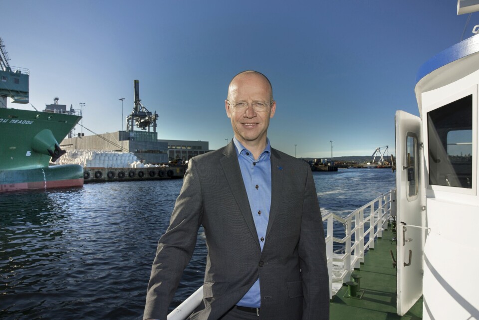 Holder havna ren og utslippsfri. Oslo havns nye el-miljøbåt skal holde fjorden fri for søppel. Nullutslippsfartøy er havnas førstevalg, sier havnedirektør Ingvar M. Mathisen. Foto: Tine Poppe