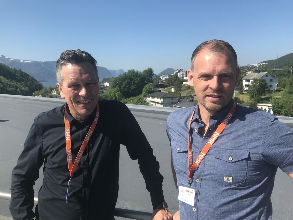 Vil redusere utslipp fra fiskeflåten. Dahle (tv) fra Fiskebåt og Hoddevik som er fiksebåtreder har som mål å redusere utslippene fra fiskebåtfflåten.