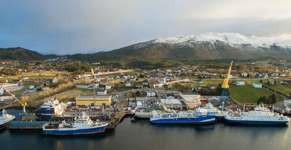 Fiskerstrand Verft AS er ett av 15 skipsverft som må lage tiltaksplaner for opprydding i forurenset sjøbunn. Foto: Fiskarstrand Verft AS.