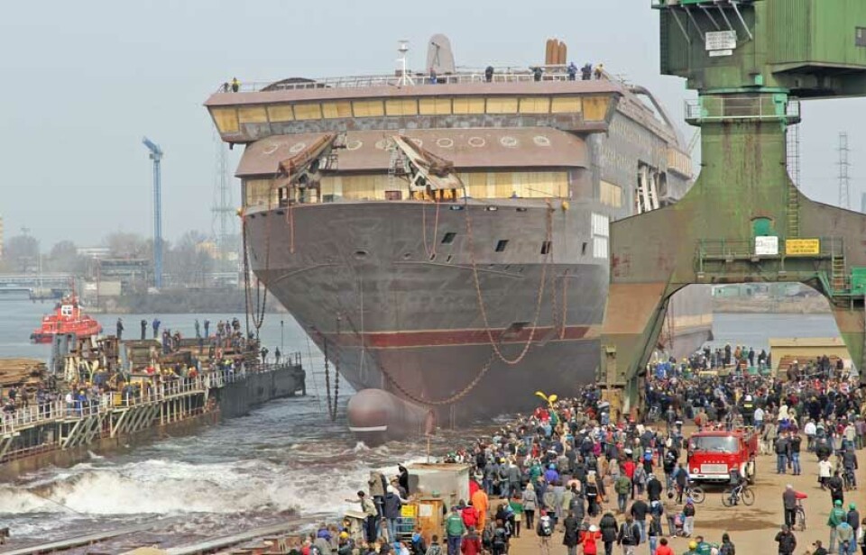 Fjord Lines første av to nye cruiseferger, MS «Stavangerfjord», ble torsdag sjøsatt ved Stocznia Gdansk. Nå slepes skipet til Bergen Group Fosen for utrustning og ferdiggjøring. (Foto: Øyvind Risnes, Bergen Group).