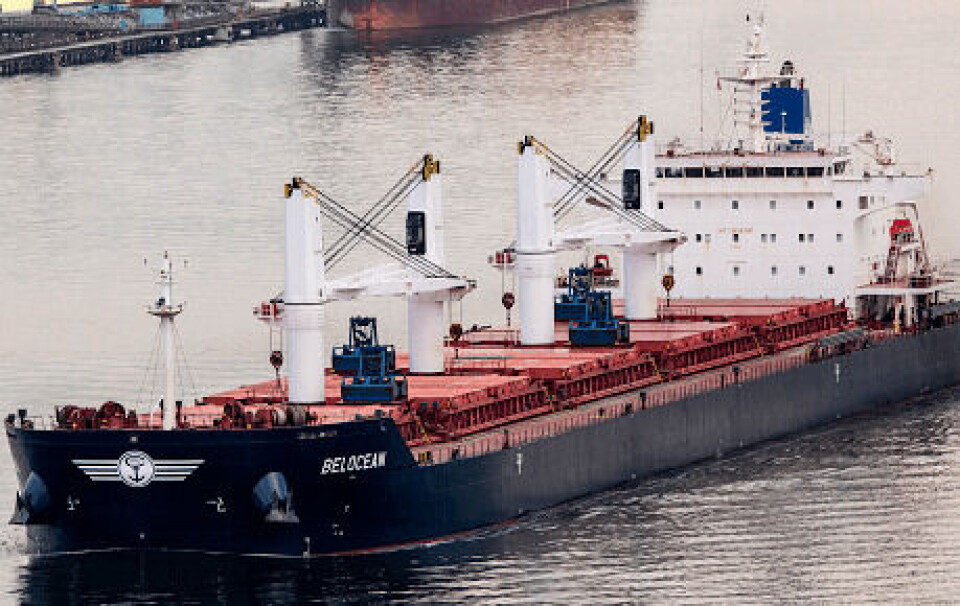 Bildet viser “Belocean” som er på vei ut. Foto: Belships ASA
