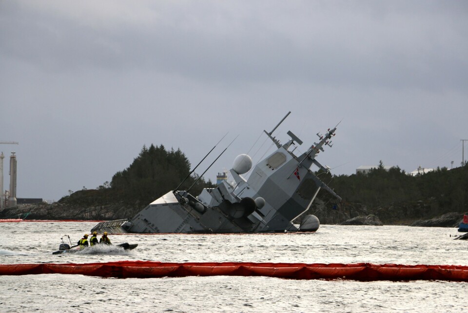 Forbereder berging av «Helge Ingstad»