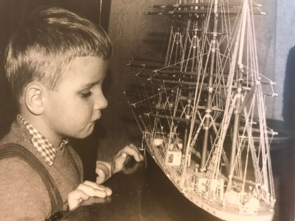 Tidlig krøkes...I forfatter Eilert Munchs hjem var det et maritimt miljø. Faren rigget modellskip.Foto: Tilhører forfatteren.