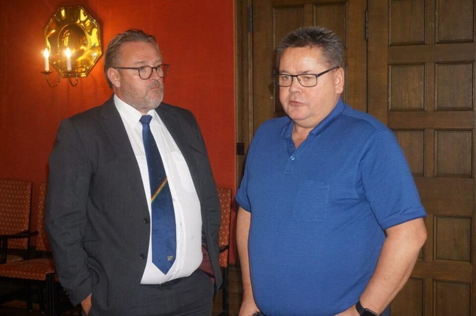 Hans Sande i Norsk Sjøoffisersforbund i samtale med Johnny Hansen i Norsk Sjømannsforbund Foto: Norsk Sjøoffisersforbund