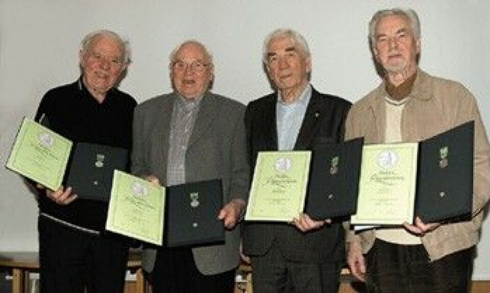 Norges Vel har hedret (t.v.) Olav, Anders, Oddmunn og Ottar Brunvoll med medalje for lang og tro tjeneste etter i snitt mer enn 53 års ansiennitet ved Br. Brunvoll Motorfabrikk og Brunvoll AS. Samlet har disse fire tilbakelagt 213 tjenesteår ved det som i