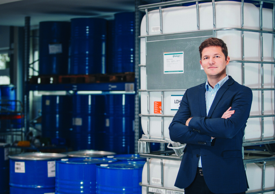 Dr Daniel Teichmann, administrerende direktør og grunnlegger av Hydrogenious LOHC Technologies, og styreleder for det nystiftede fellesforetaket Hydrogenious LOHC Maritime AS. Foto: Hydrogenious LOHC Technologies GmbH.