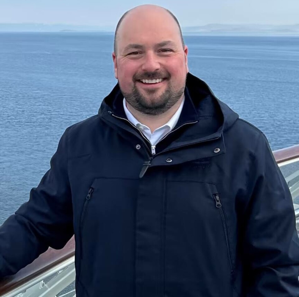 Kommunikasjonsansvarlig i Havila Kystruten, Lasse Vangstein tar det nye fargevalget med godt humør.