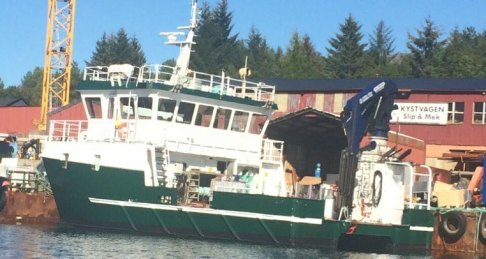 Labor er en aluminiumskatamaran som ble kjøpt fra Aqua Seawork og hette tidligere Aqua Multi. Foto: Smøla Klekkeri og Settefisk AS.