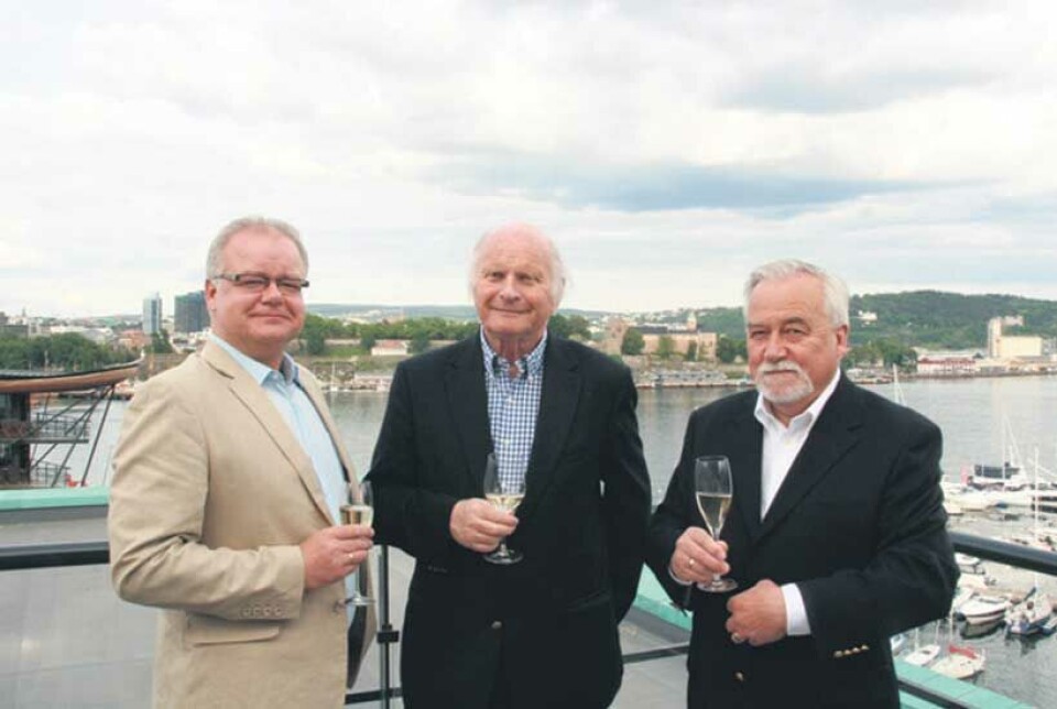 Juryen som avgjør: Fra v. Asle B. Strønen, Skipsrevyen; Rolf Sæther, tidl. adm.dir. Norges Rederiforbund og Birger Skår, adm.dir. Norske Skipsverft salgs- og markedsføringsorganisasjon.