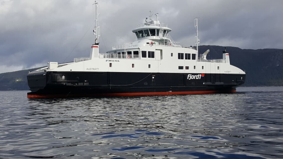 Frå og med søndag, 15. mars stoppar Fjord1 manuell billettering på alle ferjesamband. Tiltaket er innført for å hindre at billettering ikkje vert ei kjelde til spreiing av smitte mellom trafikant og billettør. Foto: Fjord 1.
