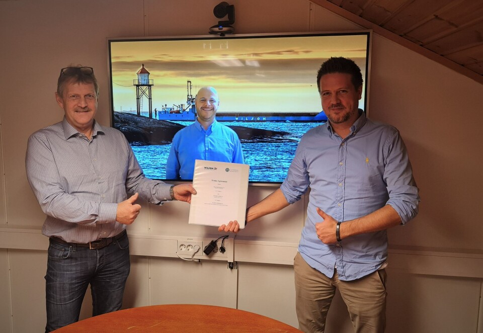 Fra venstre, Jon Olav Kopperstad (Senior Sales Manager i Norwegian Greentech), Thorbjørn Dalsøren (General Director i Wilson), Børge Gjelseth (Sales and Marketing Director i Norwegian Greentech). Foto: Norwegian Greentech