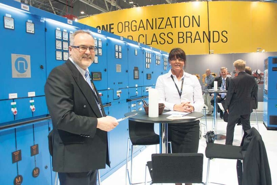 Frithjof Hustig, VP Teknisk og Janiche Bull Pettersen, salgs- og markedssekretær.