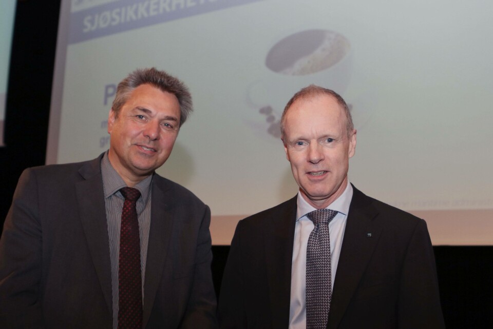 Olav Akselsen (t. v) og Sturla Henriksen er begge opptekne av at Noreg må ta ansvar for reguleringar, vidareutvikling og sjøtryggleik i internasjonal skipsfart. Foto: Vidar Alfarnes