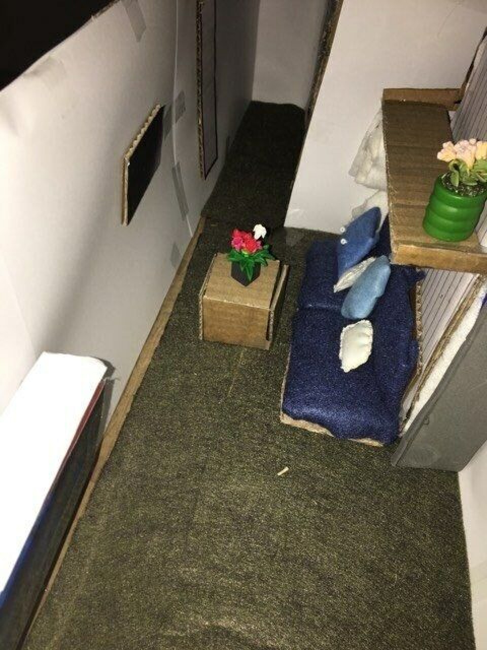 Sengen brukt som sofa. Foto: Kleven