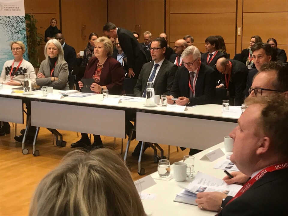 Statsminister Erna Solberg ledet rundebordskonferansen med næringslivstoppene i maritim sektor hos DNVGL. Foto: Sigbjørn Larsen.
