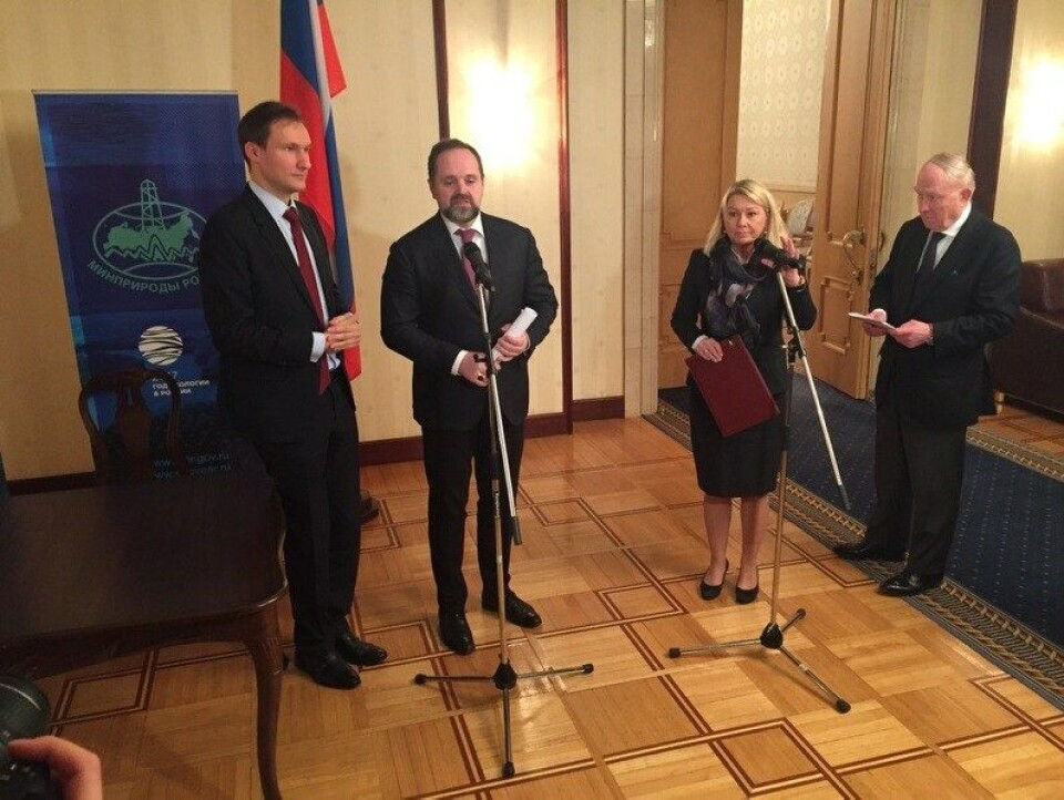 En norsk-russisk arbeidsgruppe for skipsbygging ble etablert. Her fra møtet mellom de to ministrene Sergej Donskoj (nr. 2 fra v.) og Monica Mæland. Foto: Rolf Fiskerstrand