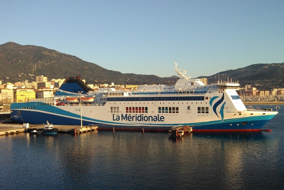 Passasjerene om bord på den 39 timer lange seilasen med «Girolata» får nå tilgang til både internett og mobiltjenester, takket være Telenor Maritime. Foto: La Méridionale
