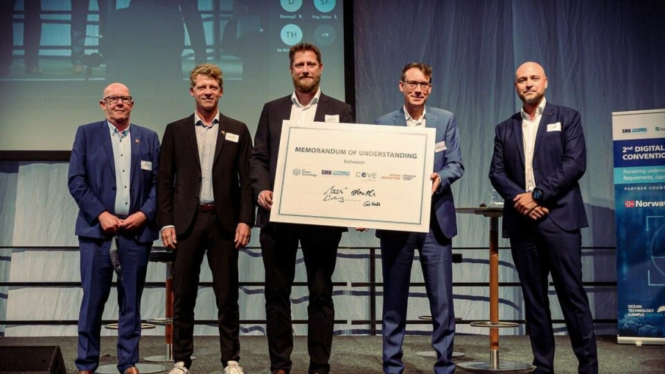 F.v: Gordon Gale, OTCNS, Enrico Nake, Canadas ambassade i Tyskland, som stedfortreder for Melanie Nadeau, COVE, Dr. Carl Thiede og Prof. Uwe Freiherr von Lukas, SMN, og Dr. Gisle Nondal, OINCC og GCE OT © Rostock Business