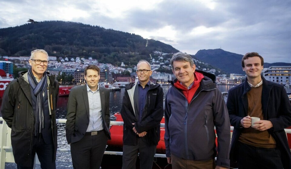 Fra venstre Geir Lasse Taranger, fagdirektør HI, Tor André Ljosland (KrF), Per Sandberg, fungerande fiskeridirektør, Tom-Christer Nilsen (H) og August Simonsen (V). Fotograf: Erlend Astad Lorentzen / Havforskningsinstituttet