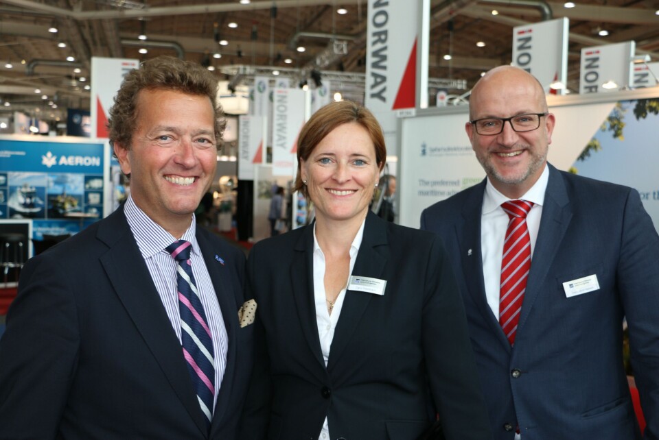 Vel blåst: Carin Steinbach flankeres av Erlend Prytz (til v.) og Claus Ulrich Selbach. Foto: Asle Strønen