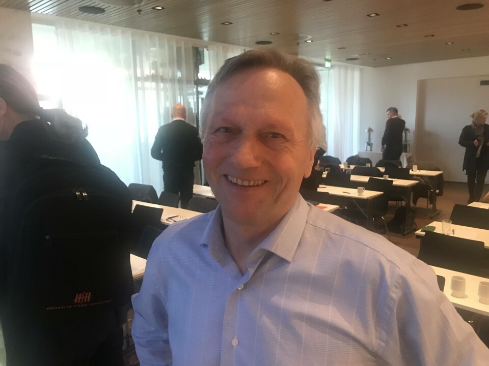 - Vi må forkaste myten om den ufeilbarlige kapteinen, for han finnes ikke, sier flykaptein Jarle Gimmestad. - Vi må forkaste myten om den ufeilbarlige kapteinen, for han finnes ikke, sier flykaptein Jarle Gimmestad.