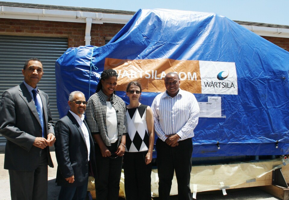 (F.v.)Professor Derrick Swartz - Vice Chancellor NMMU, Mr Greg Davids - Wärtsilä Business Development Partner i Africa, Ms Itumeleng Pooe - SAMSA Senior Manager Marine Tourism & Leisure, Professor Dalenca Pottas - Acting Dean, Faculty of Engineering NMMU og Mr Odwa Mtati - SAIMI Project Manager. Foto: Wärtsilä