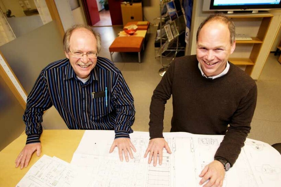 Svein Djuve (til venstre) og Egil Hystad har utviklet teknologien, i samarbeid med sine kolleger i Wärtsilä Ship Power på Stord