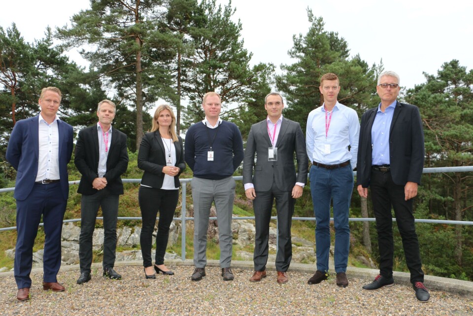 Representanter fra DOF, Skansi og Solstad Farstad signerer kontrakter hos Statoil. Foto: Vibeke Blich