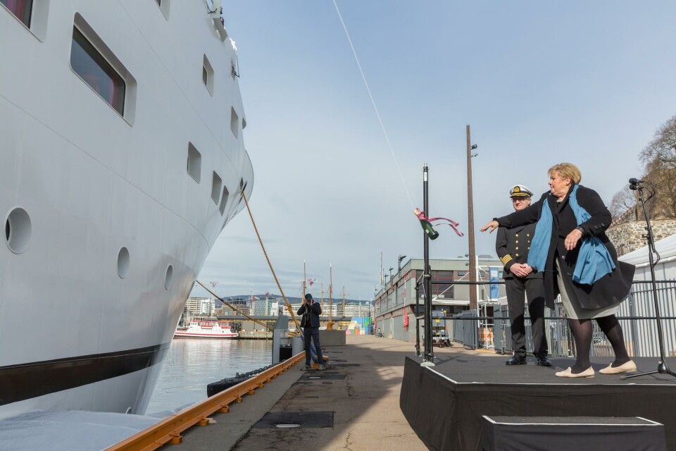 Erna Solberg har vært gudmor før - her døper hun Havforskningsinstituttets nye fartøy «Dr. Fridtjof Nansen» i mars 2017. Foto: Hans Kristian Thorbjørnsen