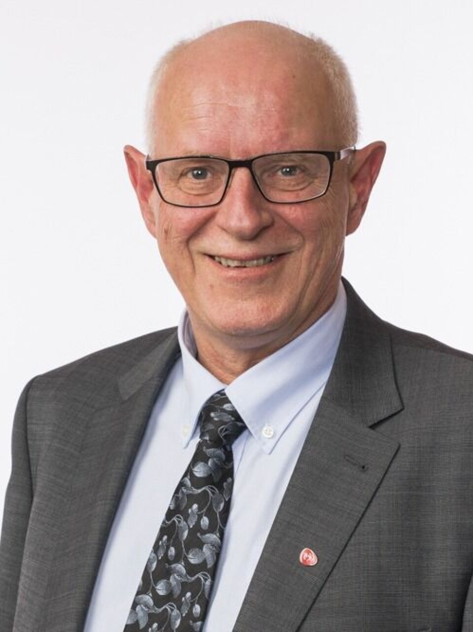 Stortingsrepresentant Magne Rommetveit (Ap) fra Hordaland er skeptisk til Torghatten sin dårlige regularitet på det viktige E39-sambandet Haljem-Sandvikvåg. Foto: Peter Mydske