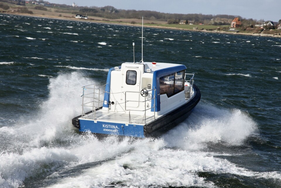 Båten er åtte meter lang, og skal brukes på lokaliteter i Kinn- og Bremanger kommune. Foto: Tuco Marine.