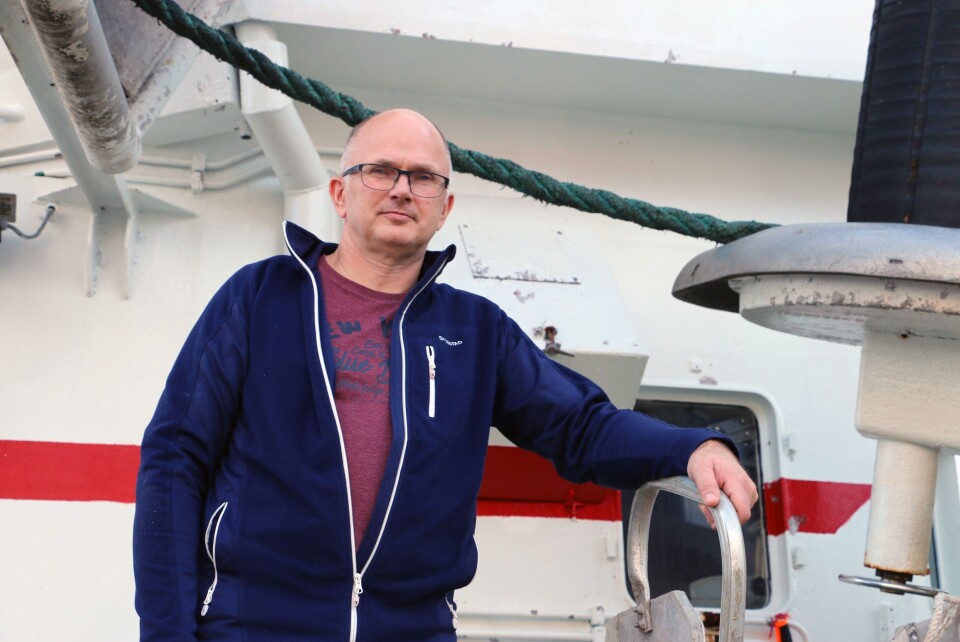 Håkon Gullvik er reder og skipper om bord på M/S «Olagutt». Foto: Vibeke Blich